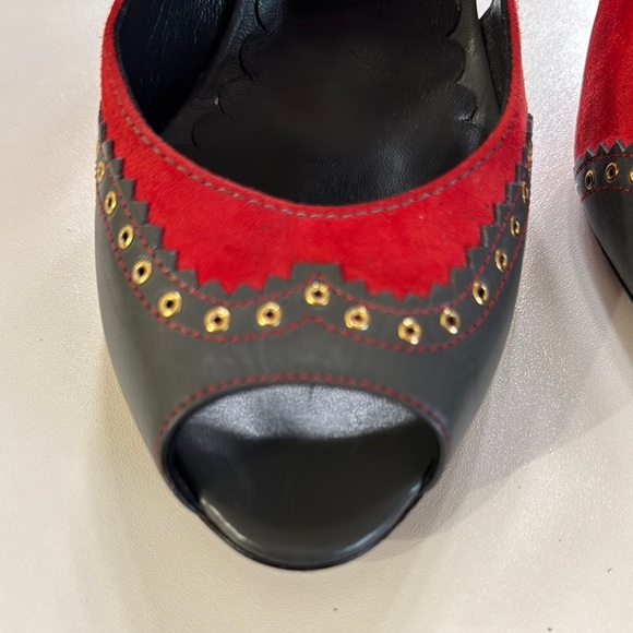 Moschino grey leather and red suede peep-toe Mary Jane. Size 40 - Picture 5 of 6